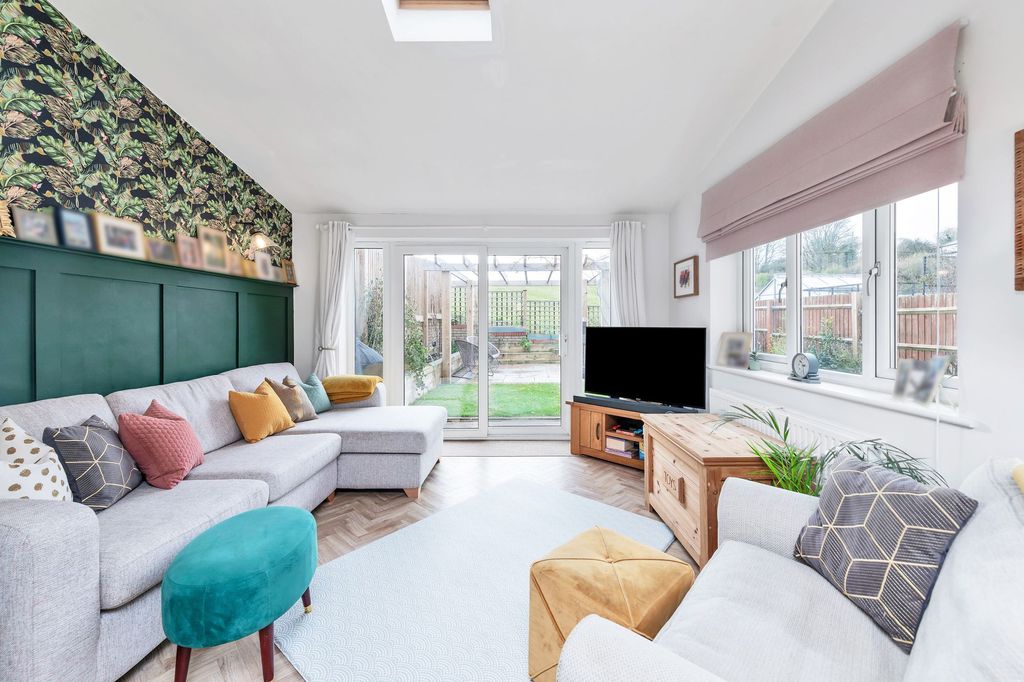 Property photo 3 of 17