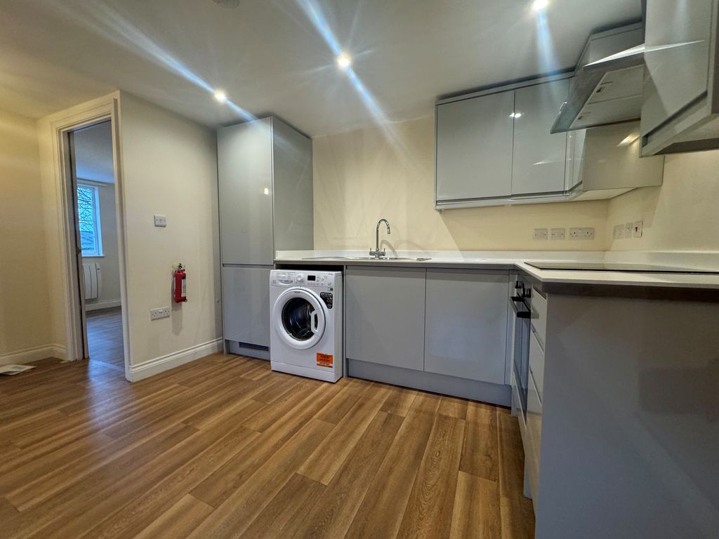 Property photo 3 of 9 22Bkitchen2