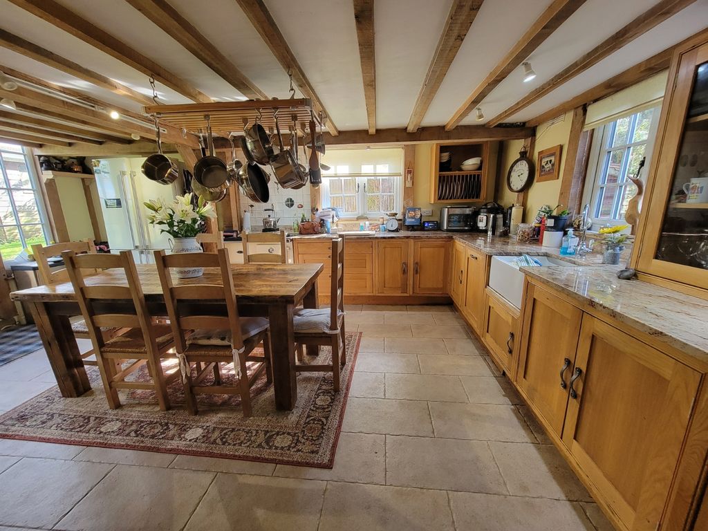 Property photo 3 of 25