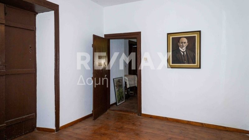 Property photo 3 of 25
