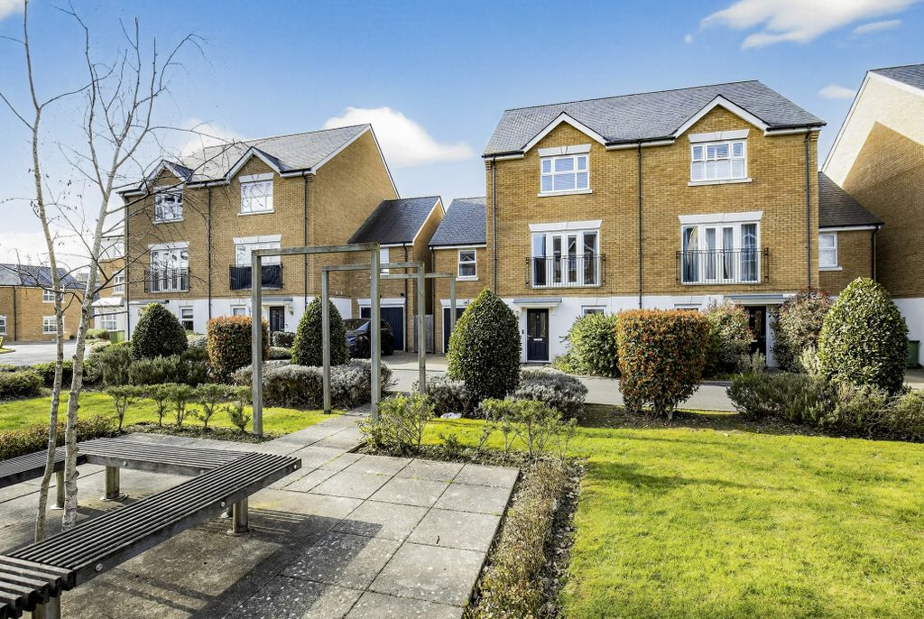 Property photo 2 of 20