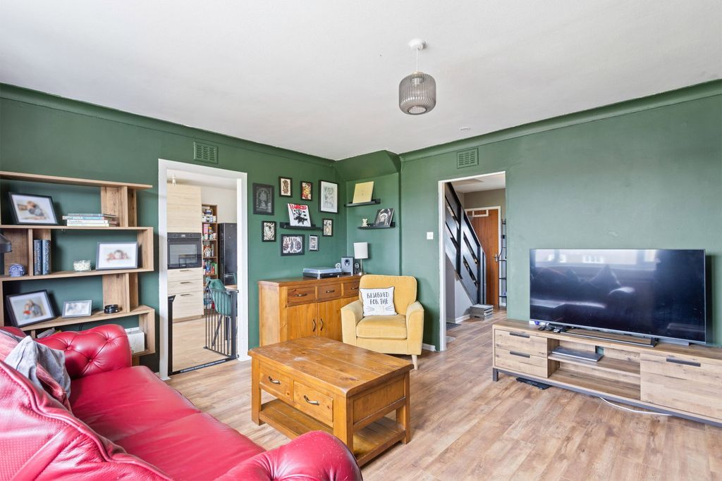 Property photo 2 of 22