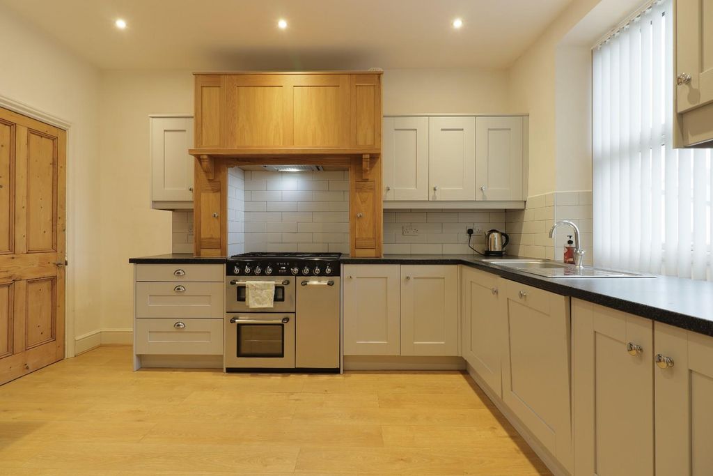 Property photo 1 of 26 Kitchen