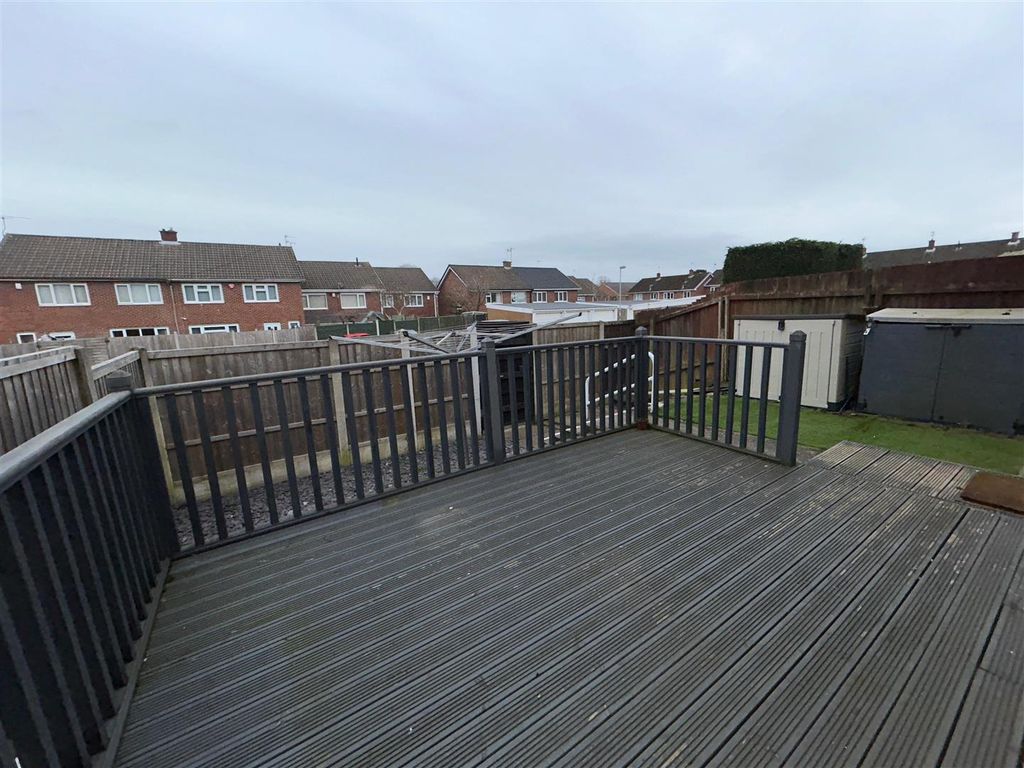 Property photo 3 of 22 Decked Garden Area 1.0