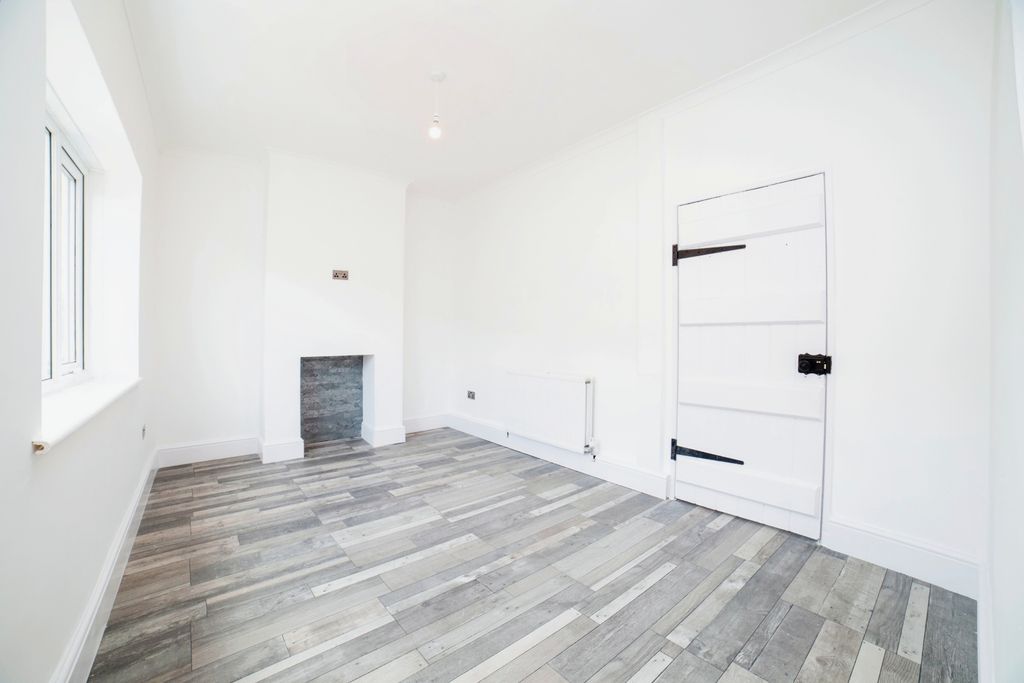 Property photo 3 of 15 Image
