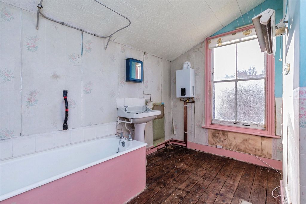 Property photo 3 of 16 Picture No. 09