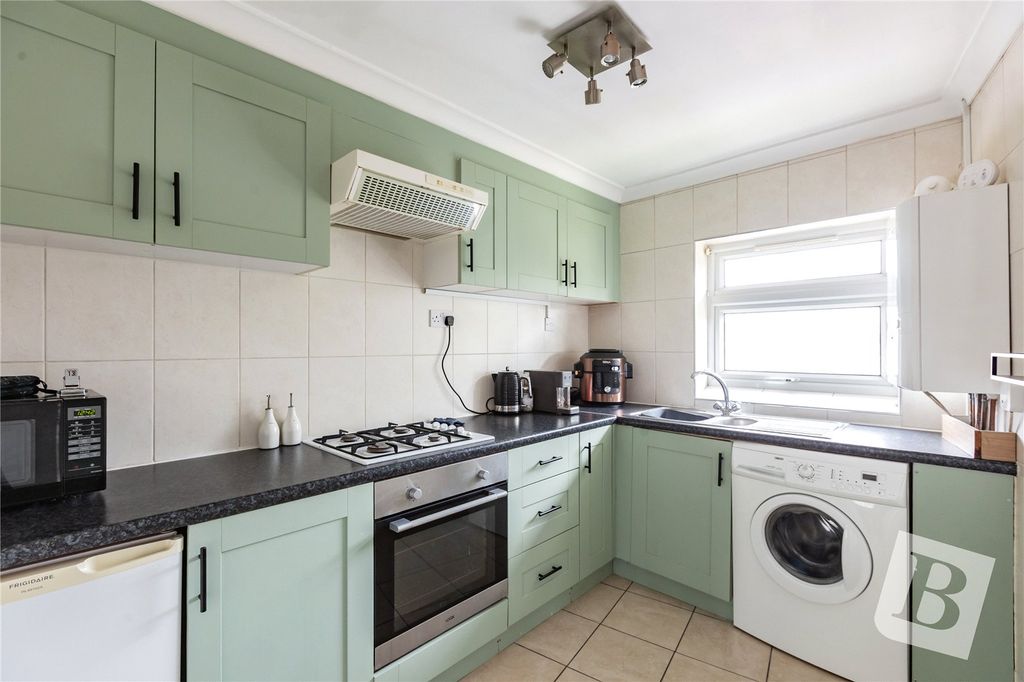 Property photo 3 of 21 Kitchen