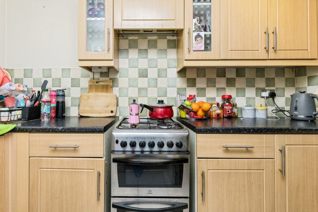 Property photo 1 of 17 Kitchen