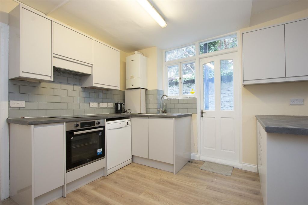 Property photo 1 of 8 1 Maybury Street Sw17 Kitchen 1.Jpg