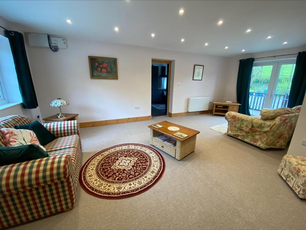 Property photo 2 of 15 Lounge 1
