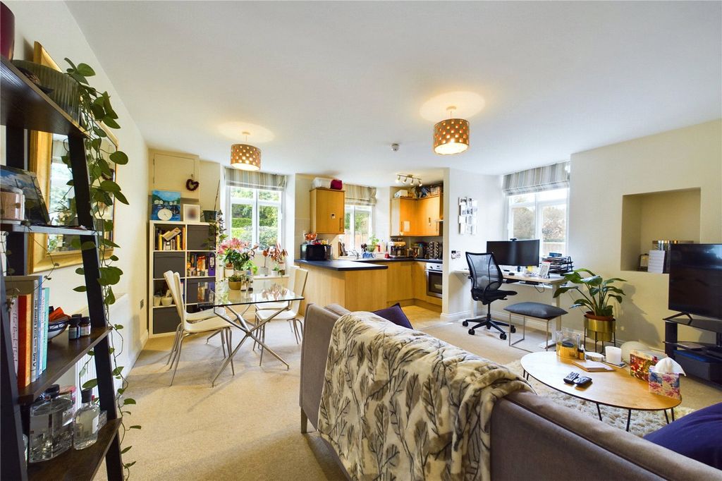 Property photo 3 of 15 Living/ Kitchen Area