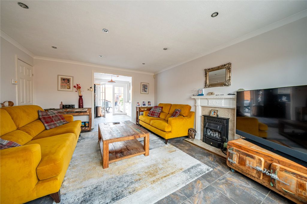 Property photo 2 of 24 Picture No. 20