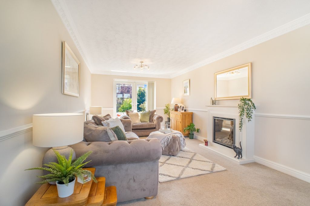 Property photo 3 of 32