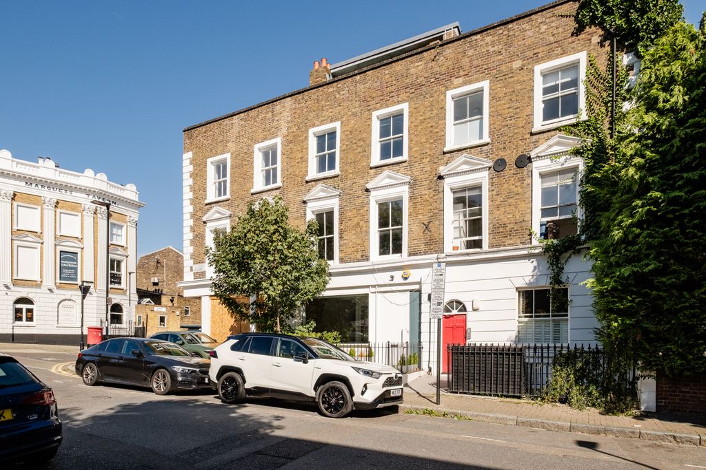 Property photo 2 of 35