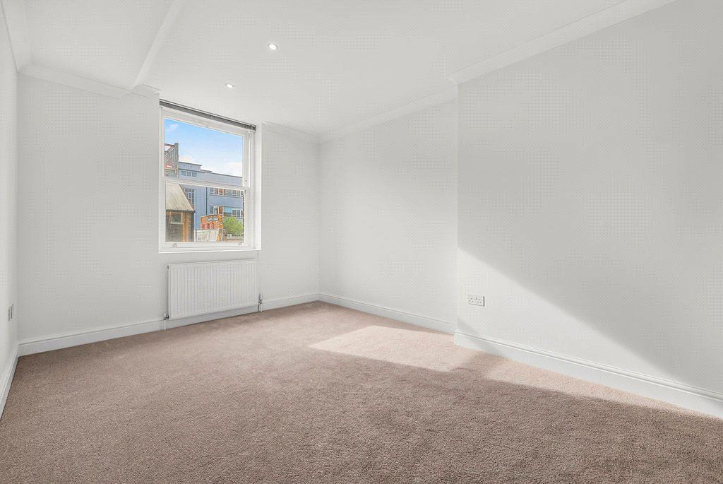 Property photo 3 of 10 Bedroom 1