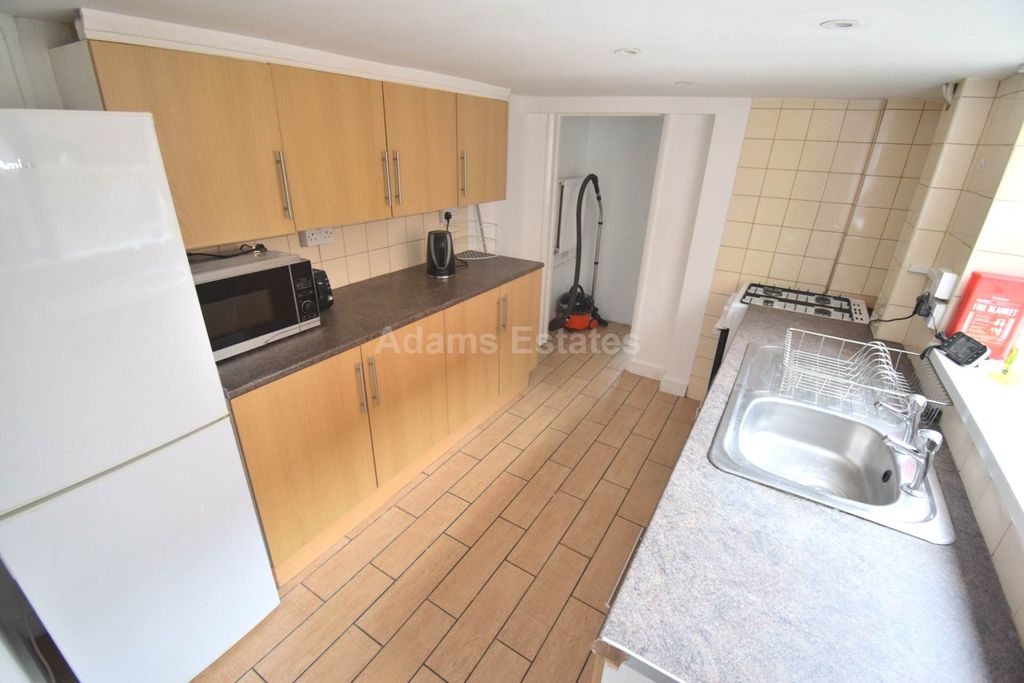 Property photo 2 of 8