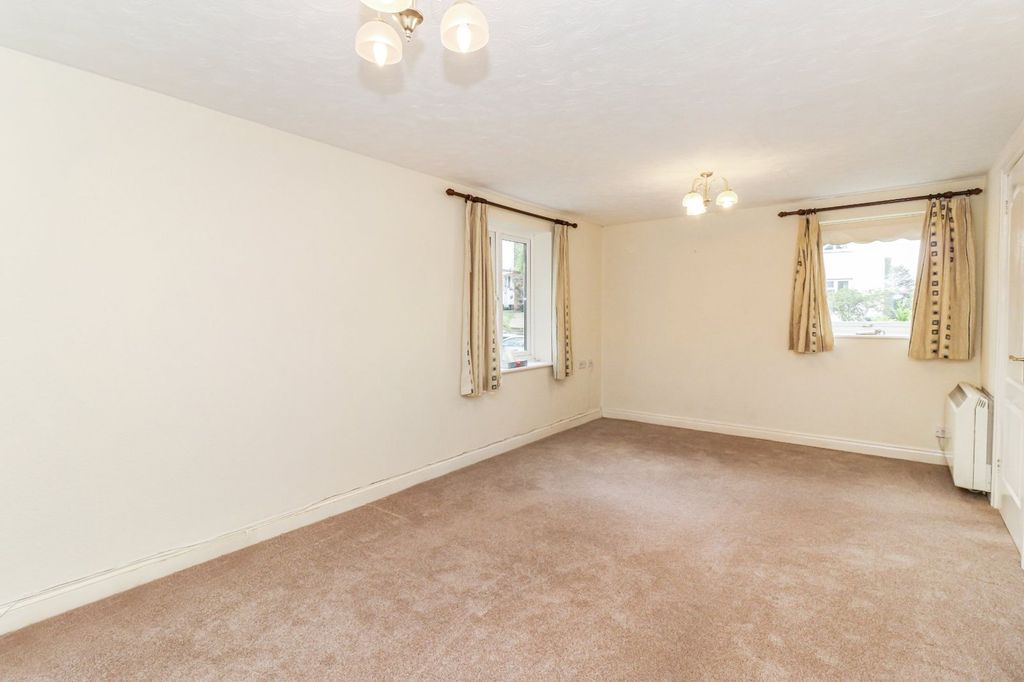 Property photo 3 of 11 Picture No. 15