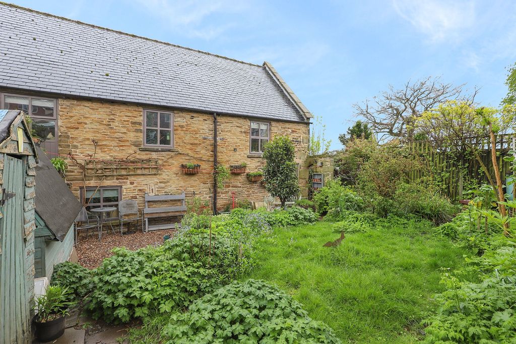 Property photo 3 of 27