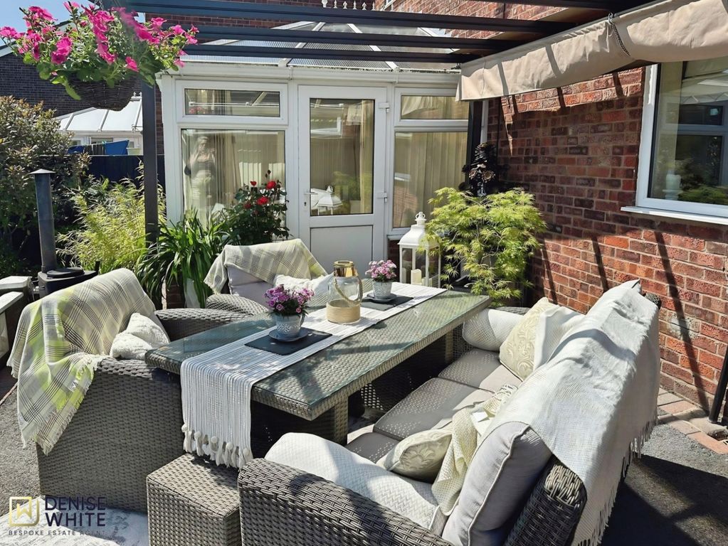 Property photo 2 of 40 Outside