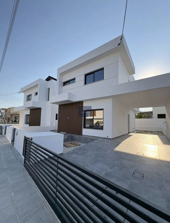 Property photo 1 of 5