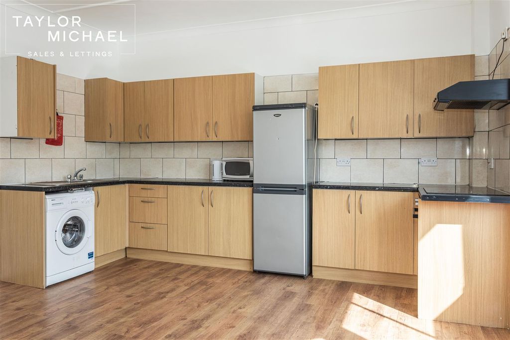 Property photo 3 of 13 Kitchen
