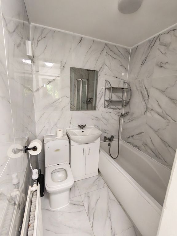 Property photo 2 of 3
