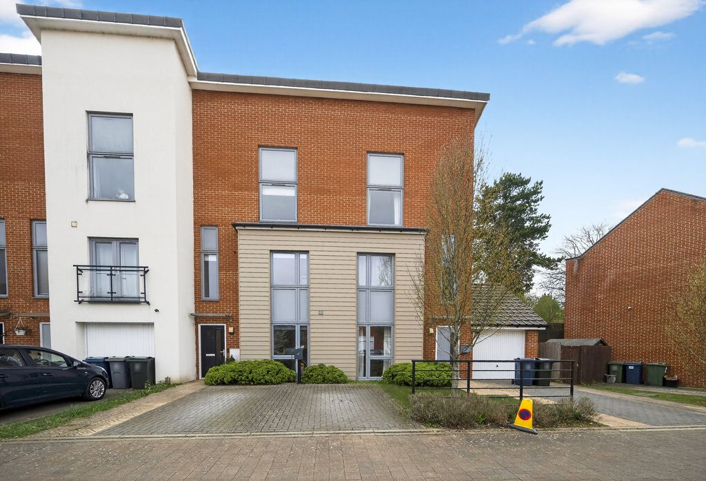 Property photo 1 of 17 Front View