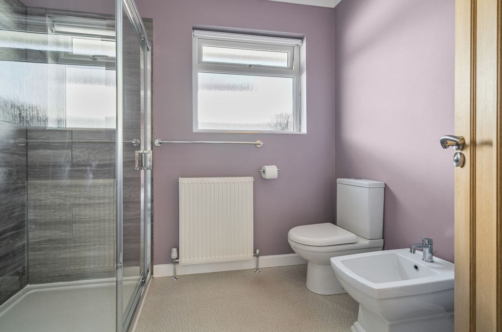 Property photo 3 of 24 1483513-10-6A3Cf9...