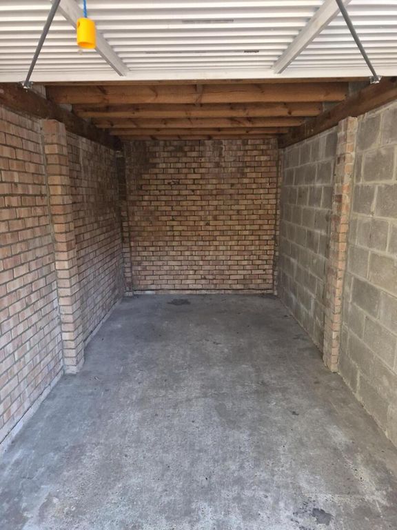 Property photo 2 of 2 Garage