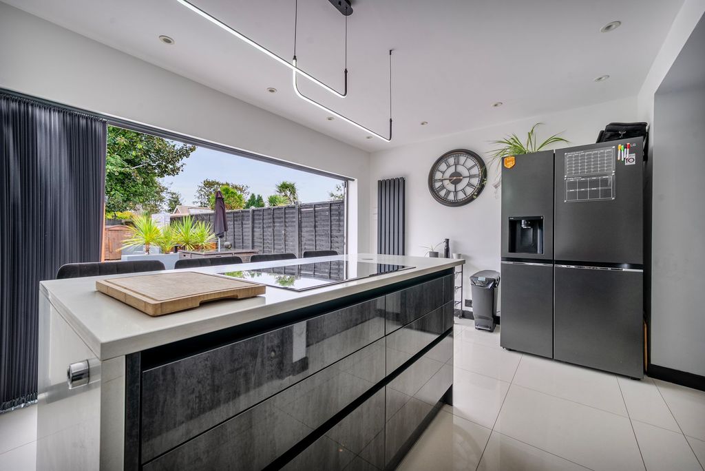 Property photo 2 of 15 Kitchen