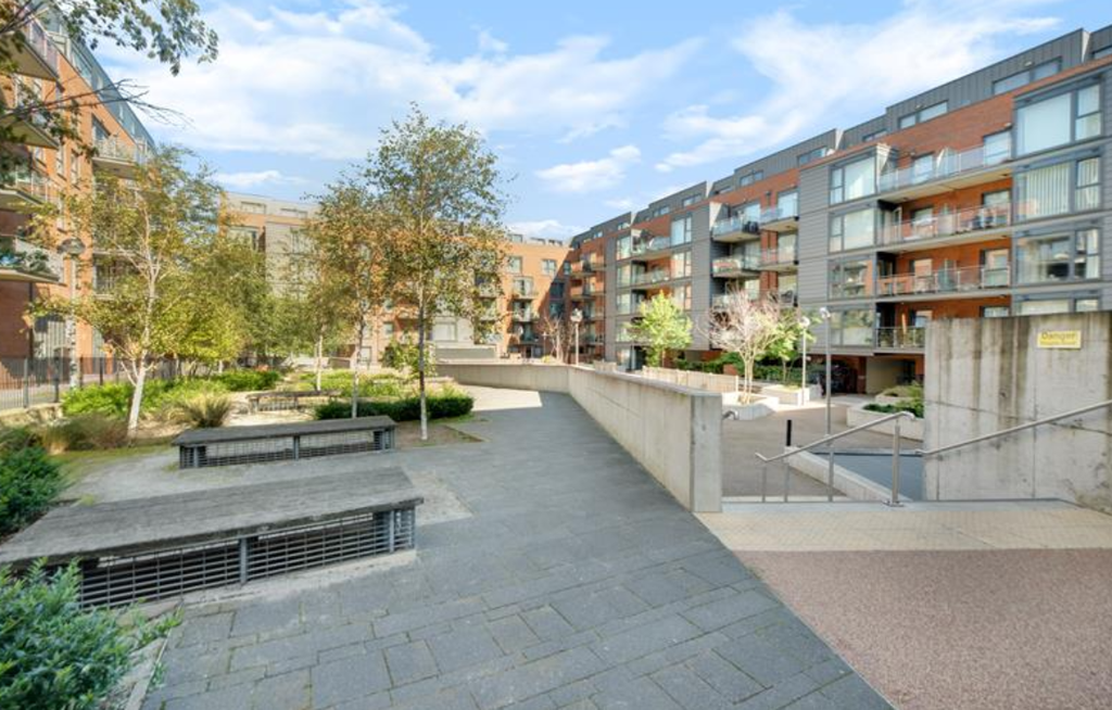 Property photo 1 of 11