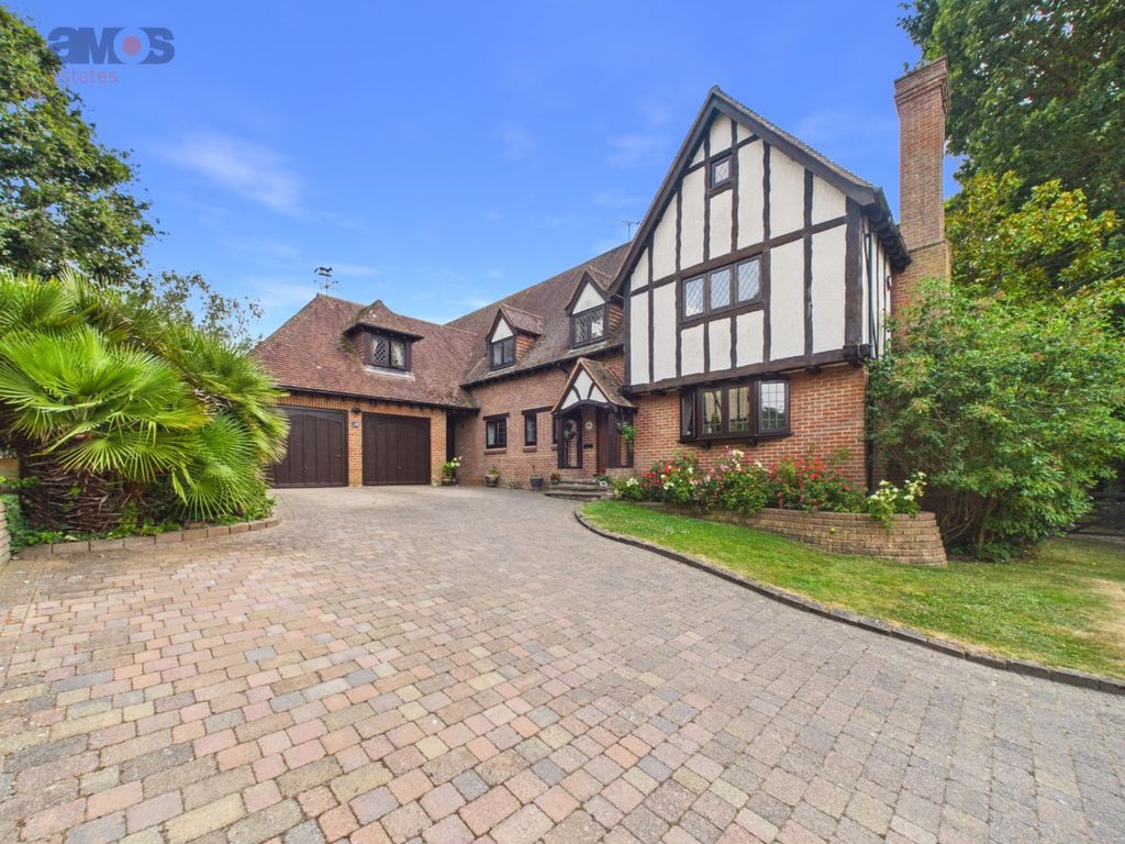 4 bed detached house for saleTyrells, Hockley, Essex SS5