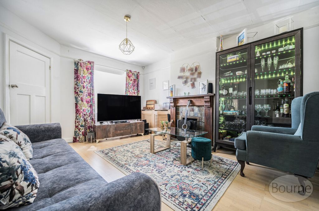Property photo 2 of 20 c7578739-8F14-442...