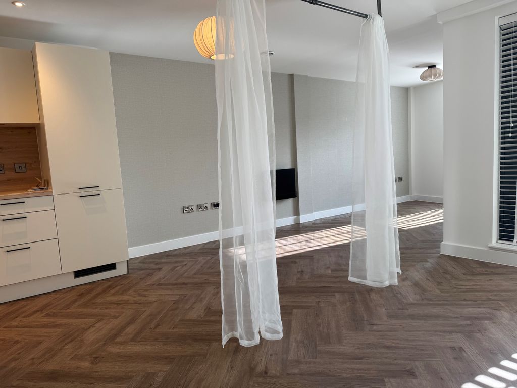 Property photo 3 of 6 Living Room