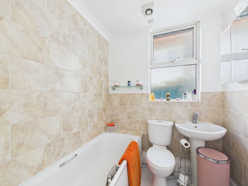 Property photo 3 of 6 Bathroom