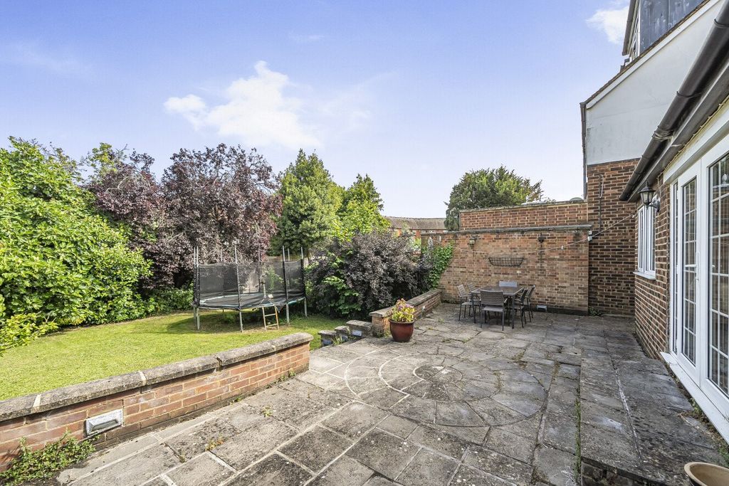 Property photo 2 of 9 Picture No. 16