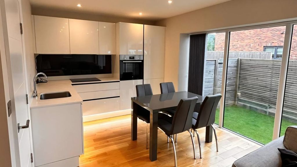 Property photo 3 of 8 Kitchen/Dining Area.