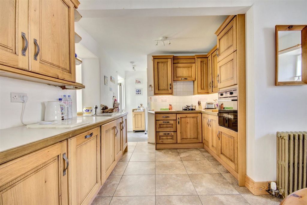 Property photo 3 of 23