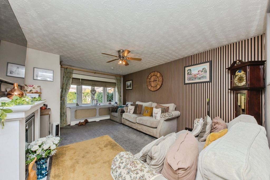 Property photo 2 of 19 Pbox-Img.Jpg