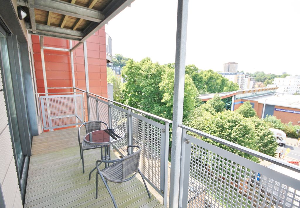 Property photo 2 of 11 Balcony