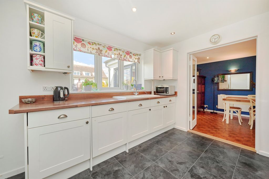 Property photo 2 of 26