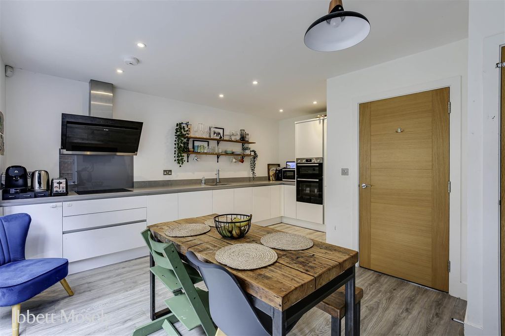 Property photo 3 of 13 7.Jpg