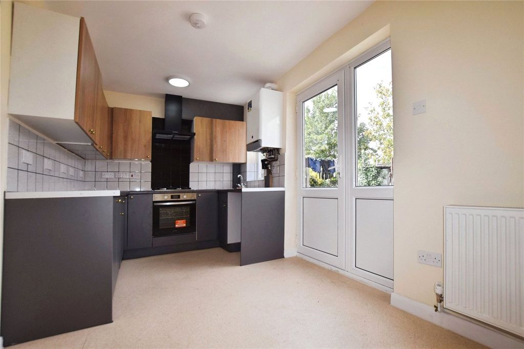 Property photo 2 of 8 Picture No. 05