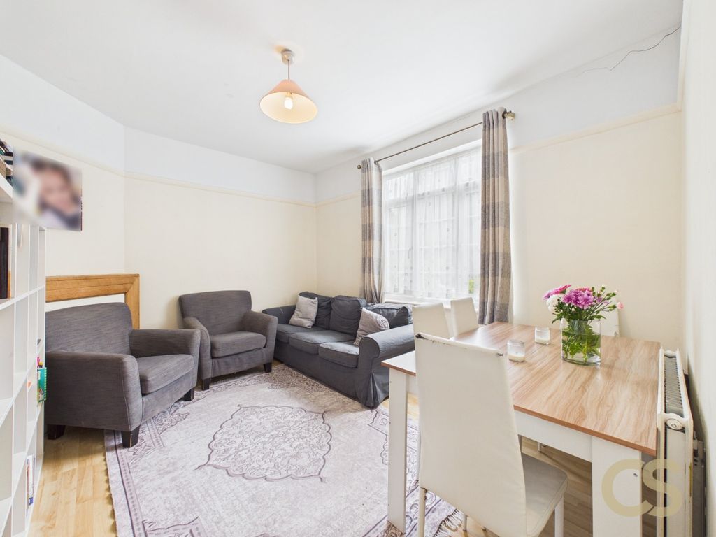 Property photo 2 of 12 5480262