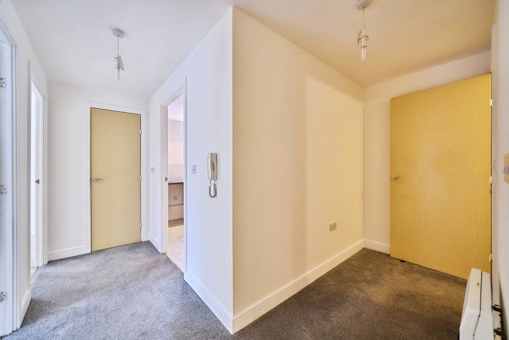 Property photo 2 of 19 Pbox-Img.Jpg