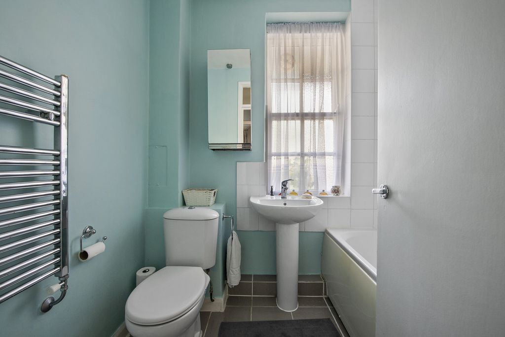 Property photo 3 of 11