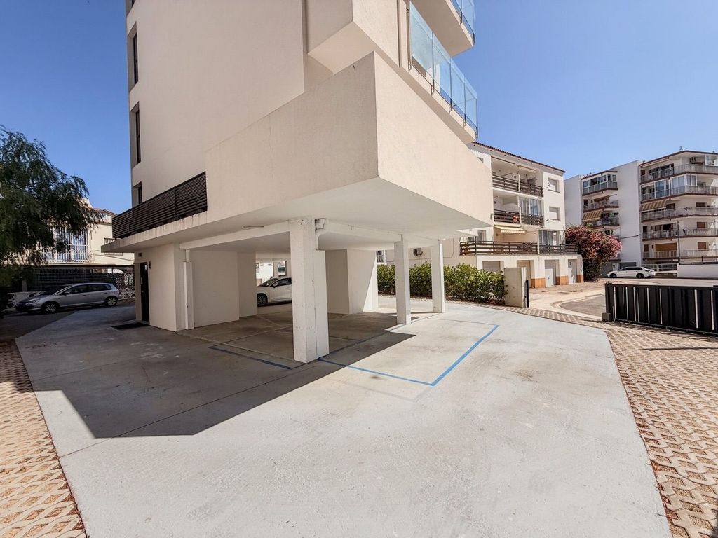 Property photo 1 of 37