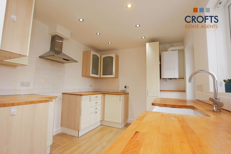 Property photo 1 of 10 Kitchen