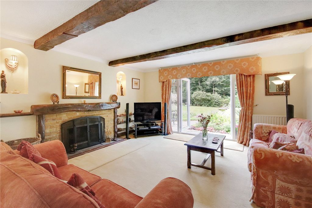 Property photo 2 of 17 Sitting Room