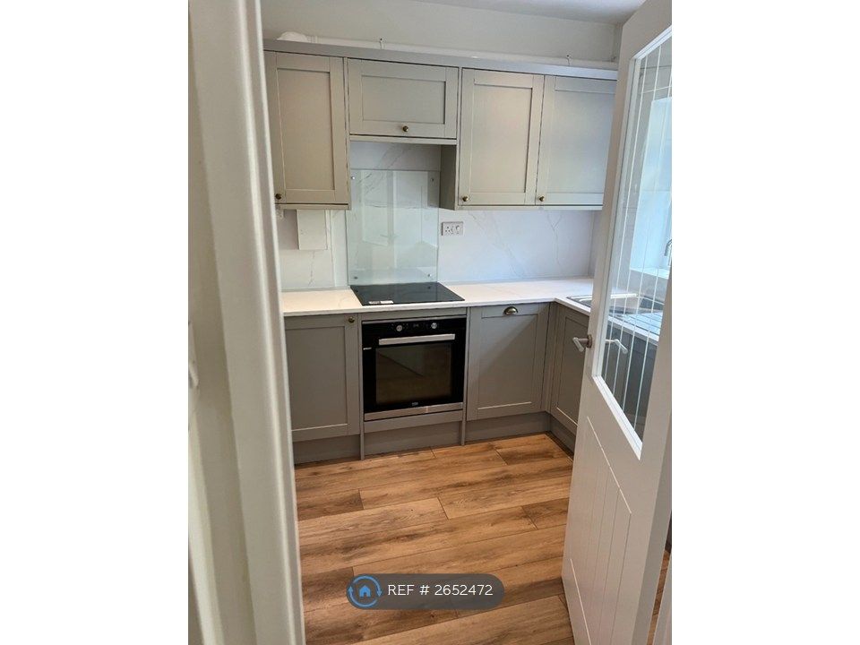 Property photo 1 of 17 Kitchen